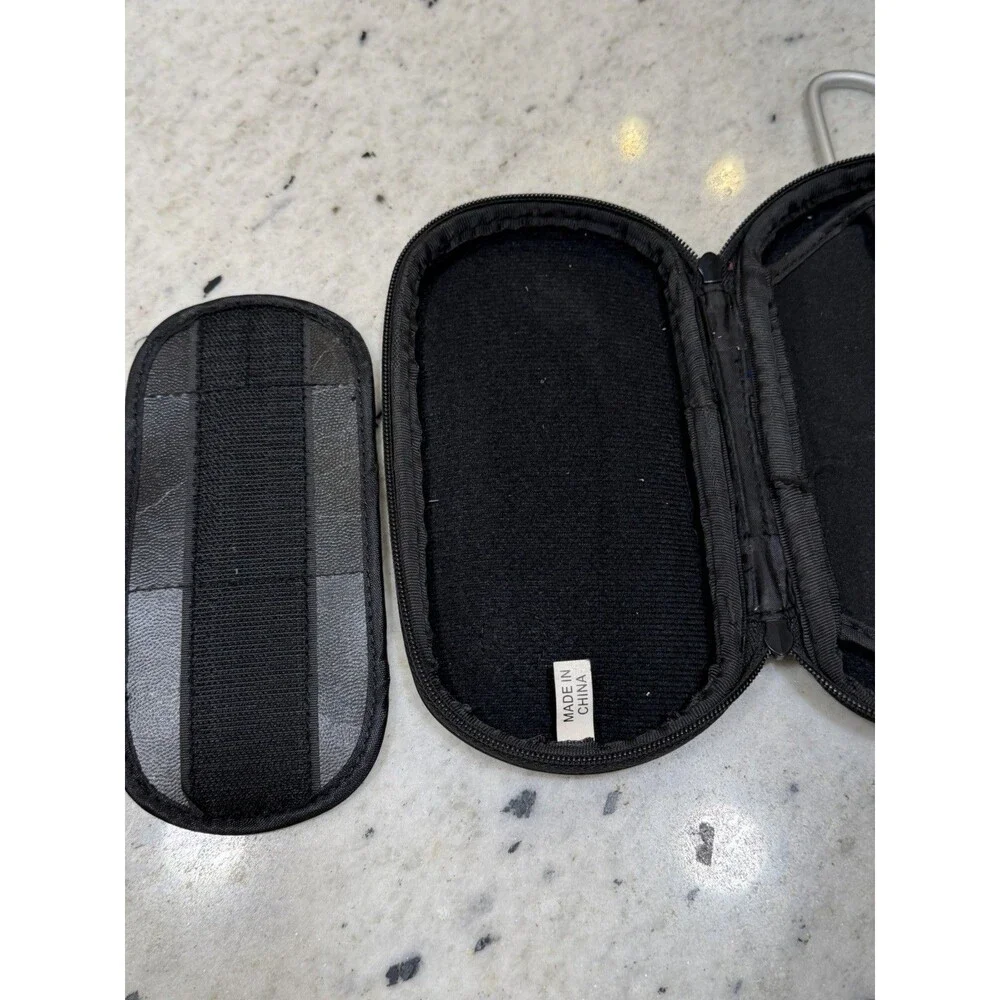 SONY PSP Carrying Travel Case Black w/Clip & Cleaning Cloth PlayStation Portable